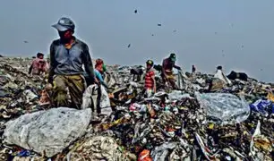 India: montaña de basura podría superar en altura al Taj Mahal