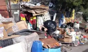 Miraflores: denuncian que vivienda llena de basura afecta a vecinos