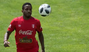 Farfán se muestra alegre durante entrenamiento luego de la victoria ante Costa Rica