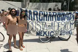 FOTOS: ciclistas desnudos circulan por la Ciudad de México
