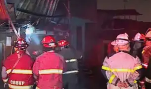 Incendio consumió un taller de estampados en el Cercado de Lima