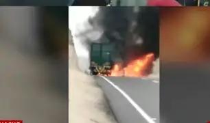 Huacho: tráiler se incendió en la Panamericana Norte