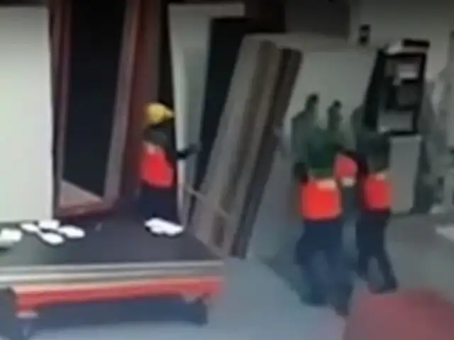 Arequipa: obrero fallece tras caerle encima 39 planchas de melamine