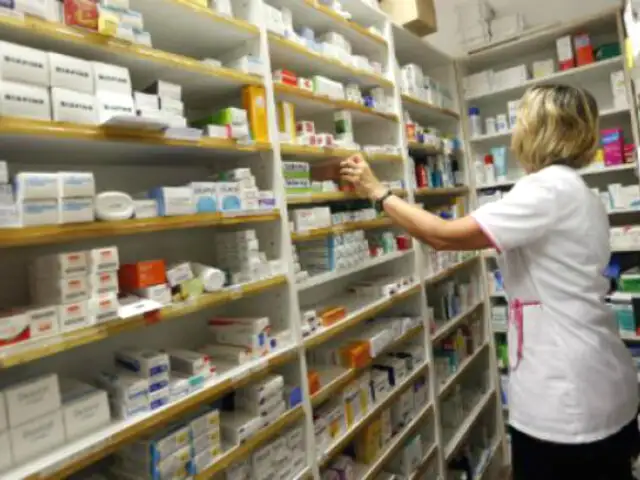 Elegir: Farmacias inducirían a comprar medicamentos de marca para recibir incentivos
