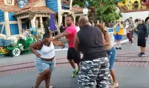 Familia protagoniza batalla campal en Disneyland de California