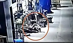 India: captan a pareja secuestrando a niña que dormía en estación de tren