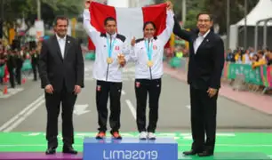 Lima 2019: Vizcarra entregó medalla de oro a Gladys Tejeda y Christian Pacheco