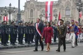 Te Deum: así fue la llegada del presidente Vizcarra y otras figuras de la política a la Catedral