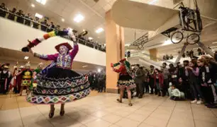 Aeropuerto Jorge Chávez: reencuentros y llegada de turistas a ritmo de fiesta