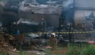 Pakistán: avión militar se estrelló en zona residencial y deja 19 muertos