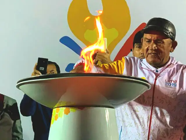 Hugo ‘Cholo’ Sotil encendió pebetero de Juegos Panamericanos en Ica