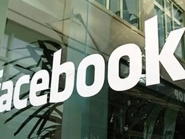 Multan a Facebook con 5 mil millones de dólares por violar la privacidad de usuarios