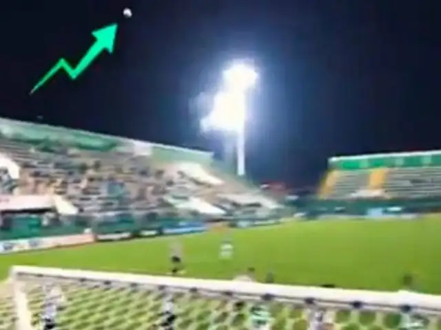 Captan movimiento 'paranormal' de una pelota en estadio del Chapecoense
