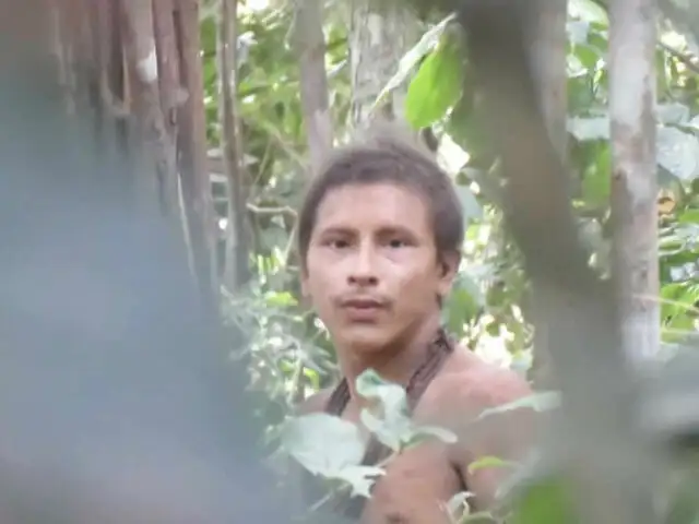 Brasil: registran en video a miembro de tribu no contactada del Amazonas