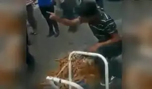 VIDEO: ambulante pisa todos sus churros antes que se los decomisen