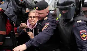 Casi 800 detenidos dejó nueva protesta opositora en Rusia