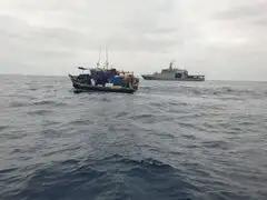 Chile: capturan dos embarcaciones peruanas con pesca ilegal