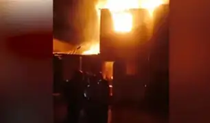 Barrios Altos: bomberos luchan por controlar incendio en quinta