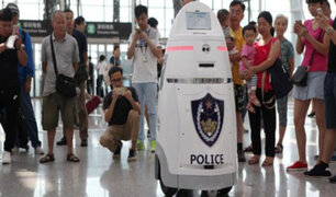 China: presentan primera flota de robots policías