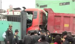 Independencia: conductor de camión fallece tras chocar contra comisaría