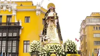 Procesión de Santa Rosa de Lima recorre calles del Centro Histórico
