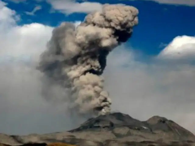 Arequipa: reportan explosión y expulsión de cenizas en volcán Sabancaya