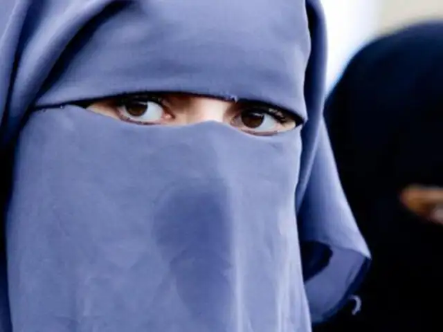 Holanda: la prohibición del burka entra en vigor envuelta en la polémica