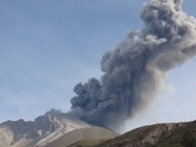 Volcán Ubinas: reportan nueva expulsión de cenizas tras un mes de calma