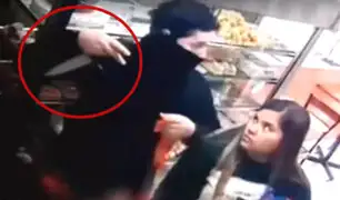 Surco: delincuente ingresa a robar en panadería con cuchillo