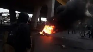 Alumnos de la UNMSM bloquean avenida Venezuela en rechazo a obras del bypass