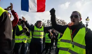 Los chalecos amarillos vuelven a protestar en Francia