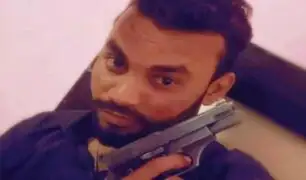 Hombre mata a su amigo a cuchilladas y se hace un selfie con él