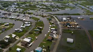 EEUU: impactantes imágenes de los estragos que deja el paso de tormenta ‘Imelda’ en Texas