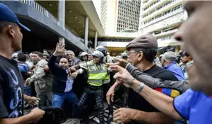 Venezuela: colectivos chavistas atacan manifestación de opositores