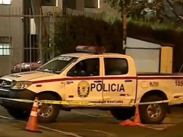 Mujer se quita la vida dentro de patrullero en Miraflores