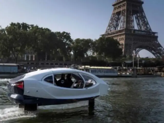 Francia: con éxito, prueban el primer taxi acuático que circulará a través de ríos