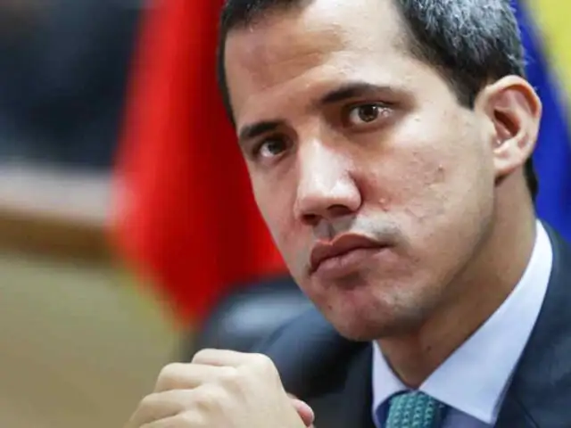 Venezuela: ordenan bloquear transacciones financieras con Juan Guaidó