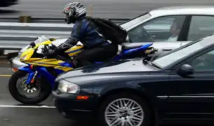 Motociclistas deberán usar cascos y chalecos con número de placa