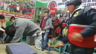 Ronderos de Cajamarca castigan a sujeto que amenazó de muerte a su padre