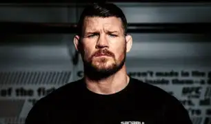 Luchador de la UFC se saca un 'ojo' durante entrevista en vivo