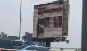 México: hackean pantalla publicitaria y transmiten película para adultos