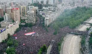 Chile: un millón de personas protestaron al ritmo de "Los prisioneros"