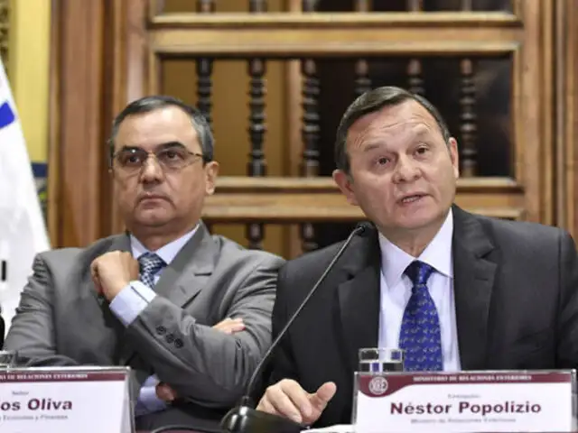 Confirman salidas de ministros Carlos Oliva y Néstor Popolizio