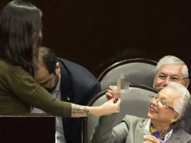 México: diputada regala porro a ministra tras alegar a favor de legalización de la marihuana