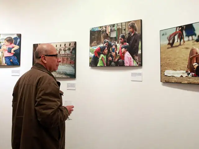 Exposición fotográfica "Cómo internet ha cambiado el mundo" en Miraflores