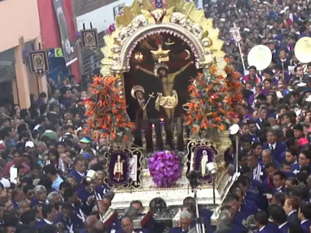 El Señor de los Milagros: la masiva devoción tradicional al Cristo Moreno