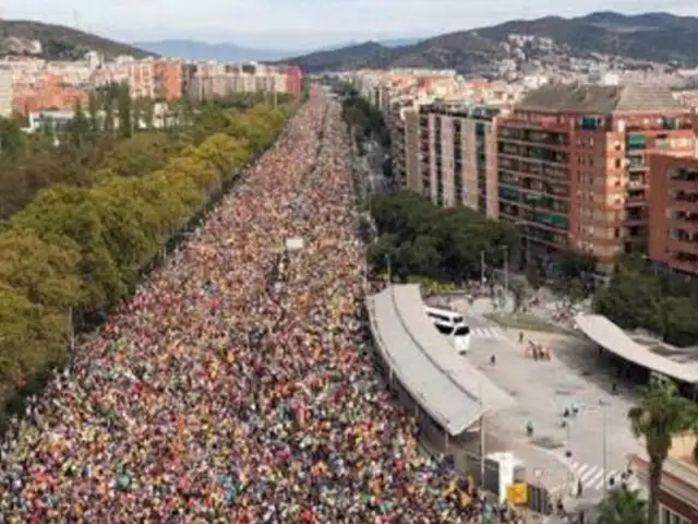 Barcelona: Antiseparatistas marchan tras los disturbios independentistas