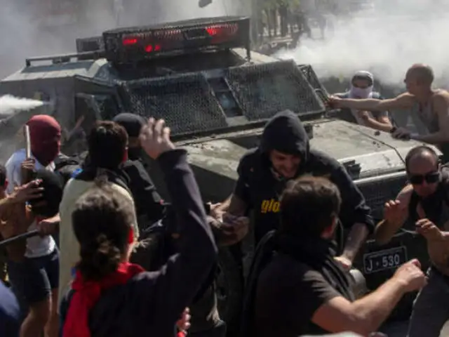 Chile: decretan tercer toque de queda por masivas protestas