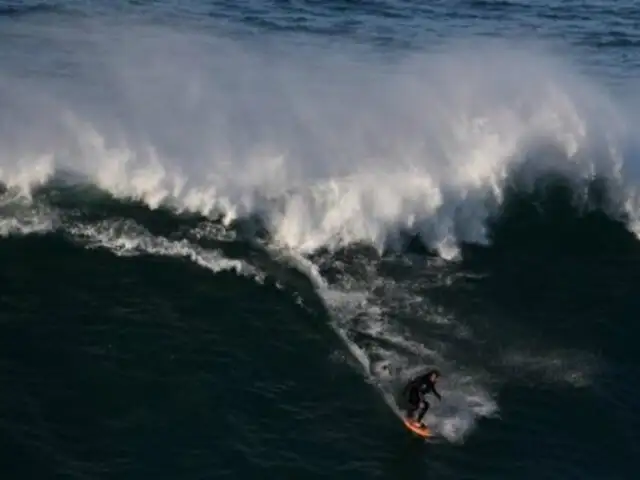 Portugal: brasileño bate récord al surfear la ola más alta del mundo