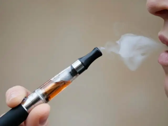 ¿Los vapeadores son menos nocivos que los cigarros? Especialista advierte sus riesgos